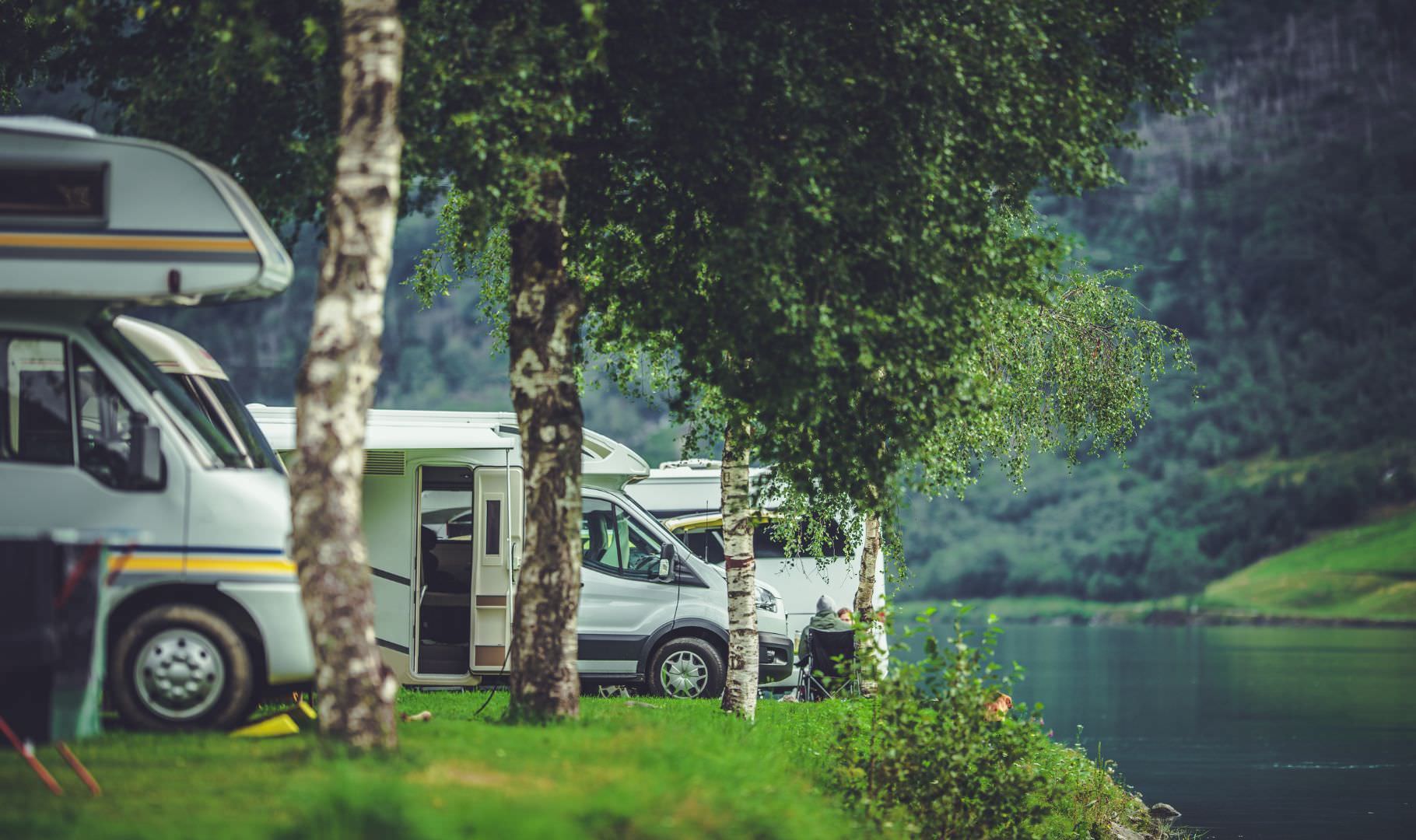 Pola campingowe - jak wybrać dobre pole namiotowe